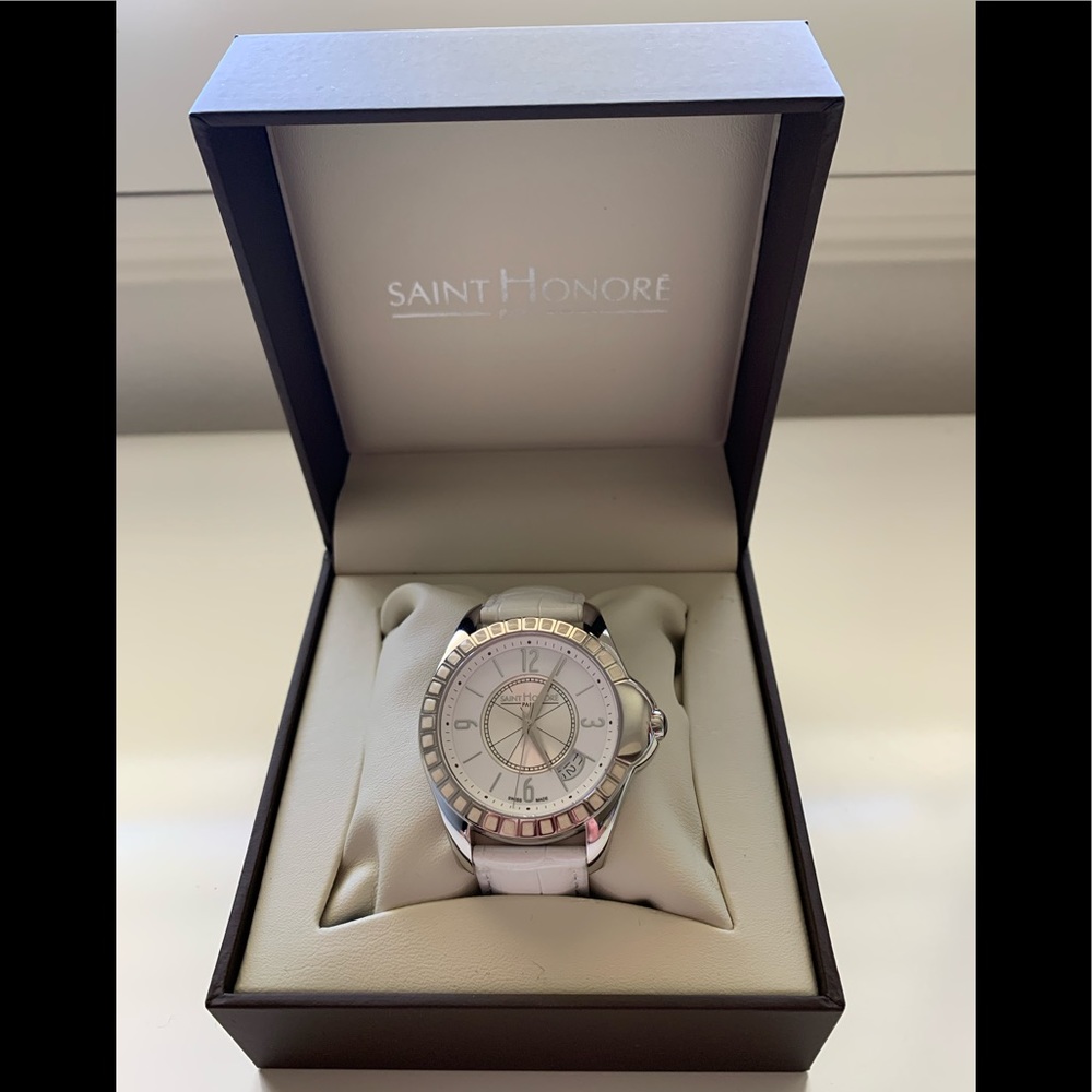 NWOT SAINT HONORĒ Watch